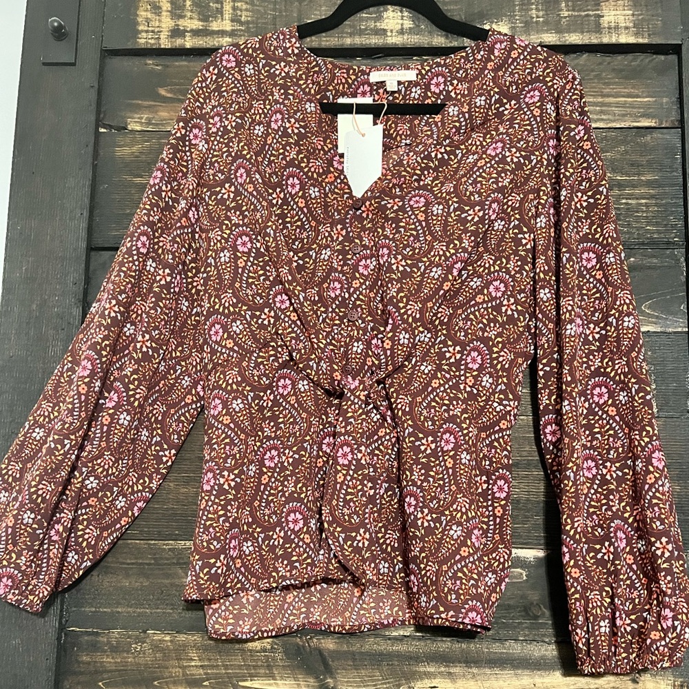 • Skies are Blue • Floral Blouse •